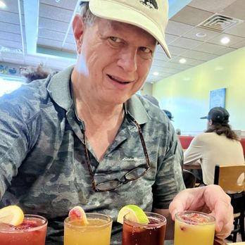 Eggs Up Grill - Had Mimosa Flights with orange, cranberry, peach, strawberry lemonade drinks and my fav was the traditional orange mimosa. - Breakfast & Brunch Near Me - Summerville, South Carolina