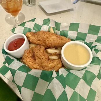 George's At Alys Beach - Kids chicken tenders - New American Near Me - Alys Beach, Florida