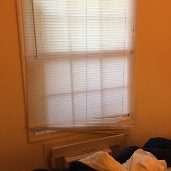 Summer Place Hotel - Broken blinds - Hotels Near Me - Rehoboth Beach, Delaware