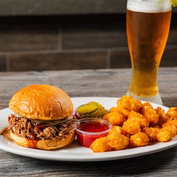 Foxiis Restaurant and Bar - Brisket Sandwich - New American Near Me - McKinney, Texas Foxiis Restaurant and Bar - Brisket Sandwich - New American Near Me - McKinney, Texas
