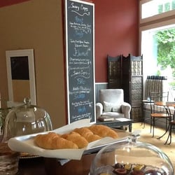 Cafe C'est La Vie - Butter Croissant