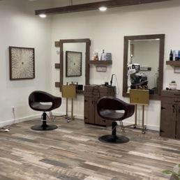 Salon. Salon.