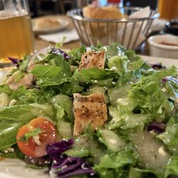 Roma Italian Bistro - Greek salad with chicken