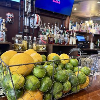 Monte Lobo - Fresh citrus for drinks - Sports Bars Near Me - Central City, Colorado Monte Lobo - Fresh citrus for drinks - Sports Bars Near Me - Central City, Colorado