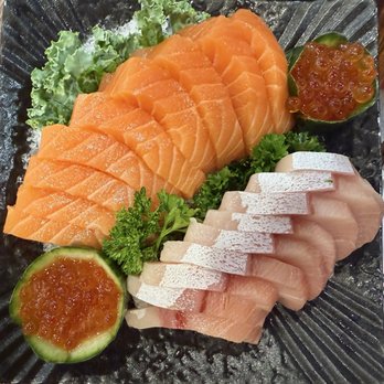 Oyako Sushi - Salmon and Hamachi (Yellowtail) sashimi and ikura - Sushi Bars Near Me - Boynton Beach, Florida
