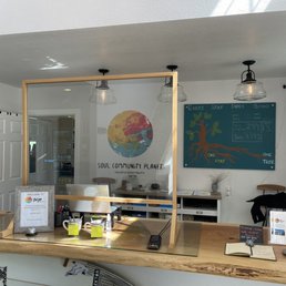 Front desk @ohcayeats