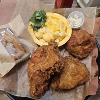 Geneva's Famous Chicken and Cornbread - 3 piece with mac'n'cheese - Southern Near Me - Savannah, Georgia