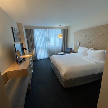 Novotel Miami Brickell - Bedroom - Hotels Near Me - Miami, Florida Novotel Miami Brickell - Bedroom - Hotels Near Me - Miami, Florida