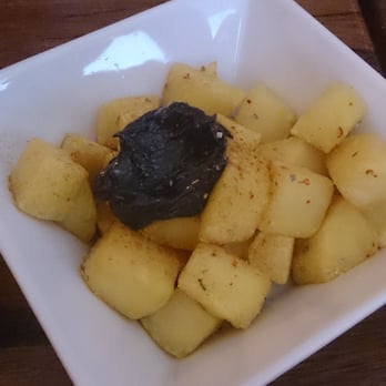 Elmosset - Patatas bravas con alioli de mar - Tapas Bars Near Me - Meliana, V