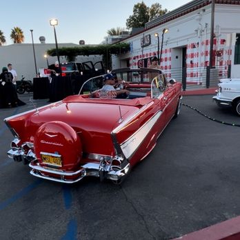 Howlin' Ray's - Lowriders featured ! - Southern Near Me - Pasadena, California Howlin' Ray's - Lowriders featured ! - Southern Near Me - Pasadena, California