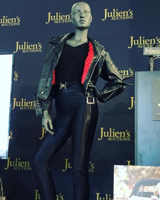 Julien's Auctions by null