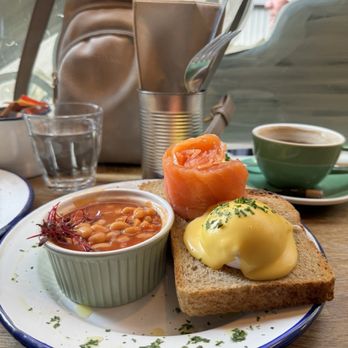 Drury 188-189 - Eggs Royale with Baked Beans in Tomato sauce - Breakfast & Brunch Near Me - London, XGL