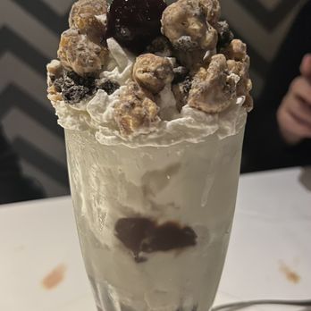 Steak 44 - Cookies & Cream Popcorn Sundae - Steakhouses Near Me - Phoenix, Arizona Steak 44 - Cookies & Cream Popcorn Sundae - Steakhouses Near Me - Phoenix, Arizona