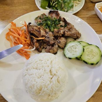 Mai’s Vietnamese Restaurant - grilled pork chop over rice - Vietnamese Near Me - Brooklyn, New York Mai’s Vietnamese Restaurant - grilled pork chop over rice - Vietnamese Near Me - Brooklyn, New York