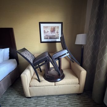 The Oaks Hotel & Suites - The sofa - Hotels Near Me - Paso Robles, California