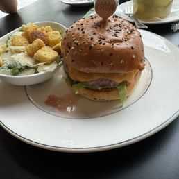 Classic Cheeseburger Classic Cheeseburger