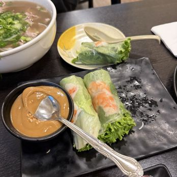 Pho Auntie 7 - A2. Fresh Spring Rolls / Gỏi Cuốn - Vietnamese Near Me - Castro Valley, California Pho Auntie 7 - A2. Fresh Spring Rolls / Gỏi Cuốn - Vietnamese Near Me - Castro Valley, California