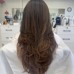 Layered V cut hair by Minh Layered V cut hair by Minh