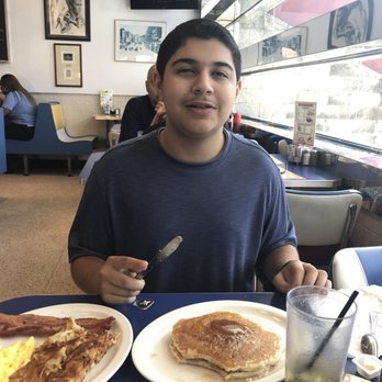 Bob & Edith's Diner - American Near Me - Arlington, Virginia Bob & Edith's Diner - American Near Me - Arlington, Virginia