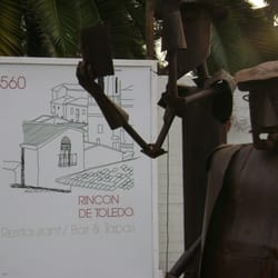 El Rincón de Toledo - Esta estatua nos recibe en la entrada