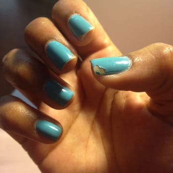 Spa Nails - A home manicure wouldn't have chipped so soon! Only been 3 days and almost every nail is bad - Nail Salons Near Me - Lakewood, California