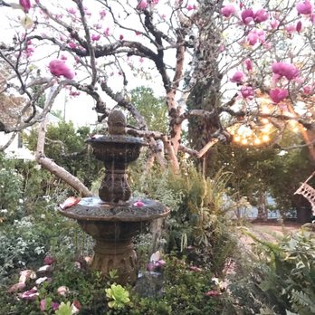 Ca'Bianca - Outdoor patio fountain - Italian Near Me - Santa Rosa, California