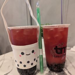 Strawberry Rose Tea Lemonade with boba complete with an awesome drink caddy Strawberry Rose Tea Lemonade with boba complete with an awesome drink caddy