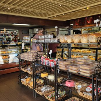 Liliha Bakery - Pastries - Bakeries Near Me - Honolulu, Hawaii