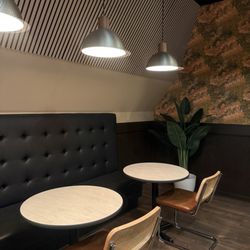 Kanok Thai Cuisine - Seating
