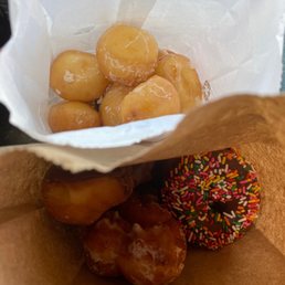 Thee best donut holes!!!!! Thee best donut holes!!!!!