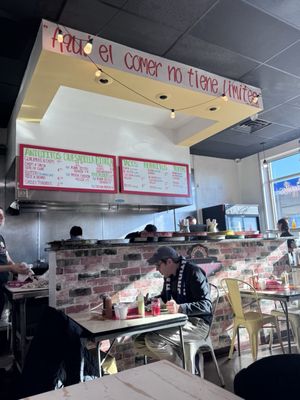 EL TRAGON TAQUERIA by null