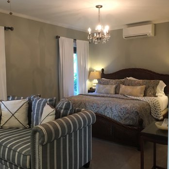 Holbrook House - Lafayette Room: king bed and couch - Bed & Breakfast Near Me - Bar Harbor, Maine Holbrook House - Lafayette Room: king bed and couch - Bed & Breakfast Near Me - Bar Harbor, Maine