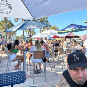 The Lemon Bar - Outside patio - American Near Me - Neptune Beach, Florida