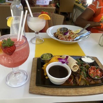 On Ocean 7 Cafe - New American Near Me - Miami Beach, Florida