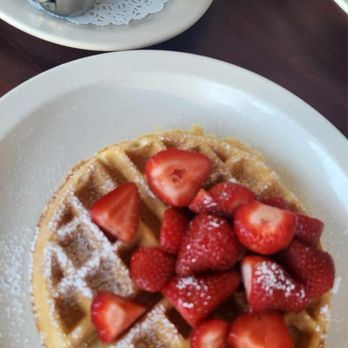 Sunshine Pancake House - $17 Waffle with Strawberries - Breakfast & Brunch Near Me - La Mesa, California