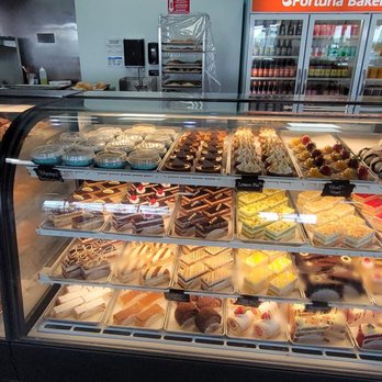 Fortuna Bakery - DESSERT AND PASTRIES  CASE - Bakeries Near Me - Kissimmee, Florida