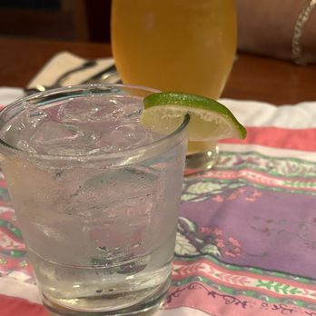 Noah's - Vodka and craft beer - New American Near Me - Stonington, Connecticut