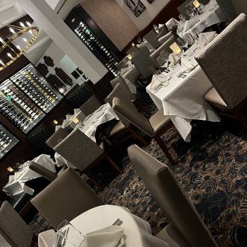 Ruth's Chris Steak House - Dining room - Steakhouses Near Me - Newtown Square, Pennsylvania
