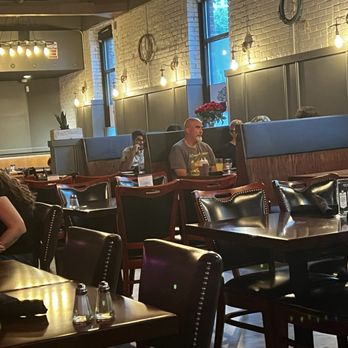 Reunion BBQ - Dining room - Barbeque Near Me - Boston, Massachusetts Reunion BBQ - Dining room - Barbeque Near Me - Boston, Massachusetts