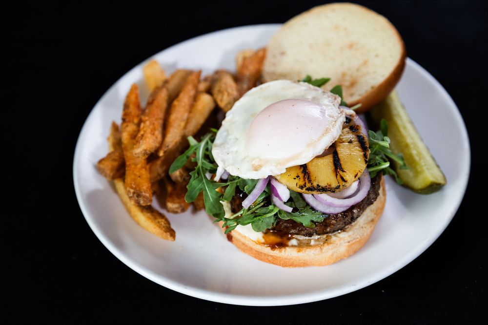 POUNDERS RESTAURANT Updated November 2024 993 Photos & 649 Reviews