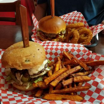 Little Bitty Burger Barn - Huge burgers, wortjy of the steak knife - Burgers Near Me - Houston, Texas Little Bitty Burger Barn - Huge burgers, wortjy of the steak knife - Burgers Near Me - Houston, Texas