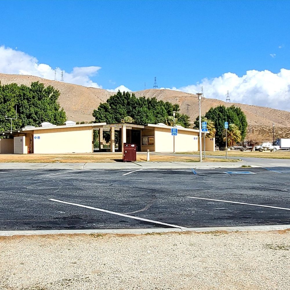 Rest Area - Rest area restrooms snack machines - Rest Stops Near Me - White Water, California