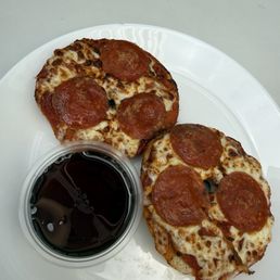 Pizza bagel (hot honey on the side) Pizza bagel (hot honey on the side)