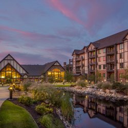Beacon Hill at Eastgate - Independent Living Courtyard