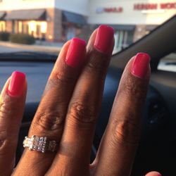 L V Nails
