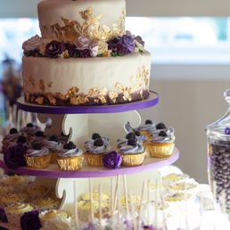 Gorg cake with gold leaf
