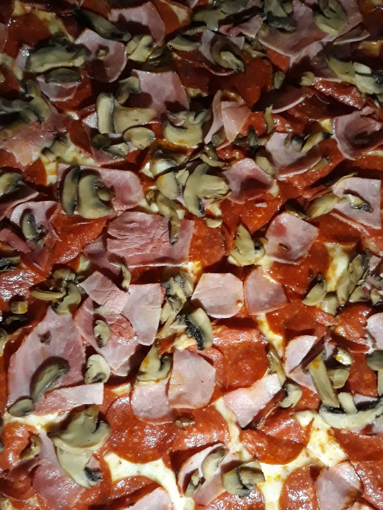 Food from Tubby's Pizza