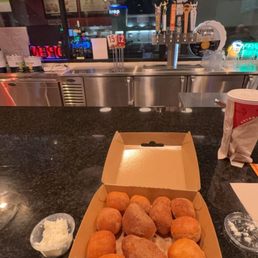 CINNABONS