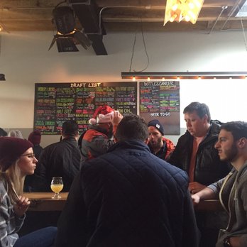 Other Half Brewing - Classic Brooklyn crowd - Breweries Near Me - Brooklyn, New York Other Half Brewing - Classic Brooklyn crowd - Breweries Near Me - Brooklyn, New York