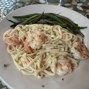 La Crepe Nanou - Crevettes au Vin Blanc gulf shrimp, pasta - French Near Me - New Orleans, Louisiana